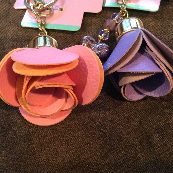 Accessories - Flower with heart key chain, purse charm